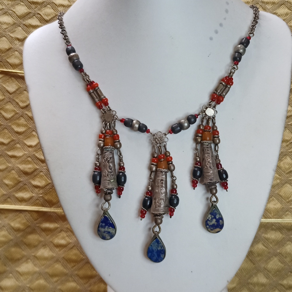 Vintage Native Design Beaded Necklace Sodalite Blue and Red Accents